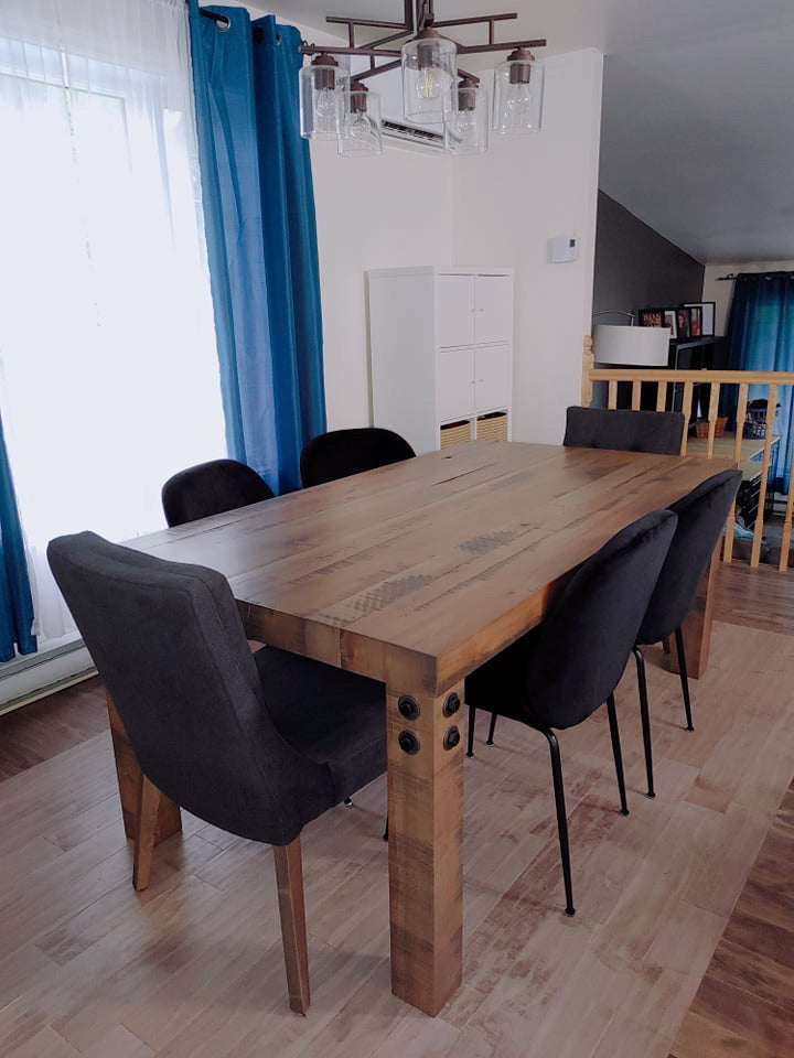 Table de salle à manger Yamaska en bois massif