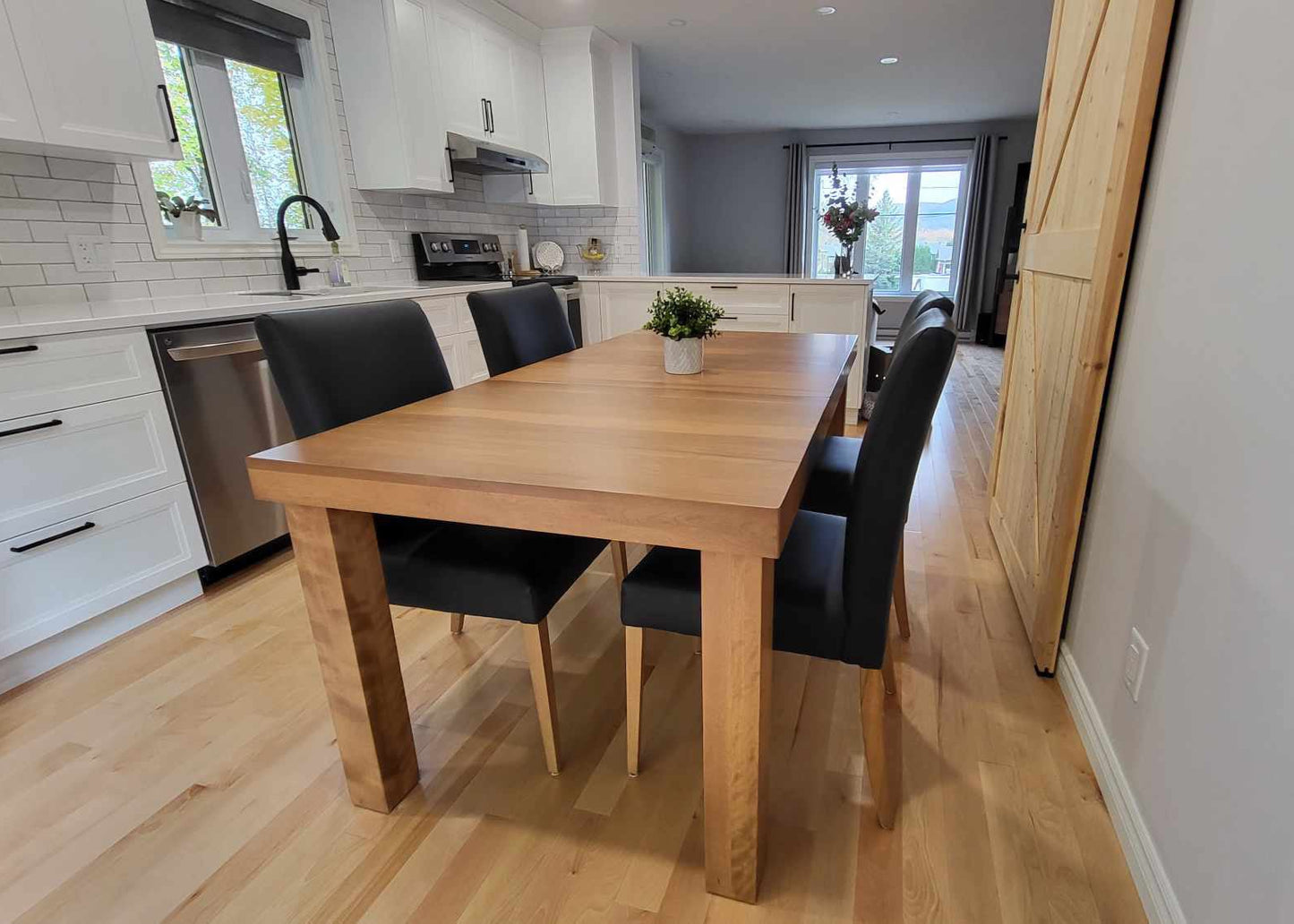 Table de salle à manger Yamaska en bois massif