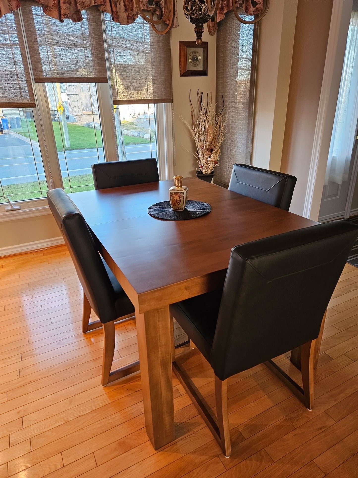 Table de salle à manger Yamaska en bois massif