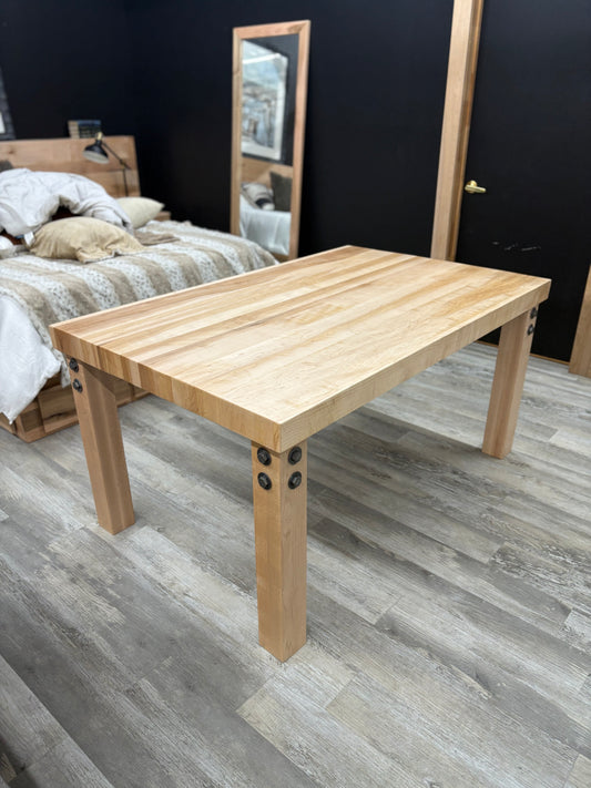 Table Yamaska 38 1/2 x 60" (en stock)