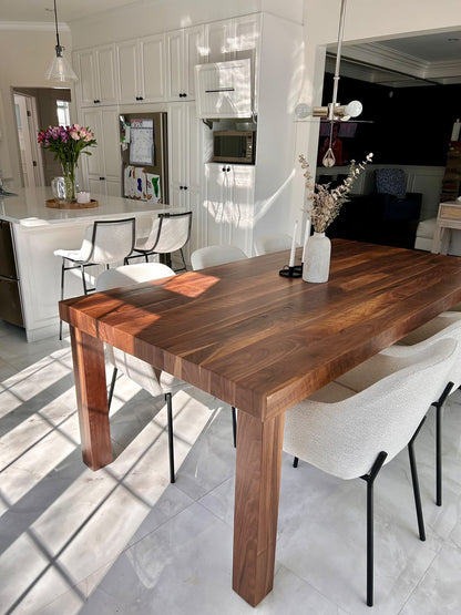 Table de salle à manger Yamaska en bois massif