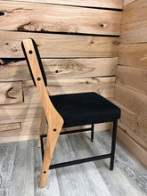 Chaise Victor en bois massif et en acier